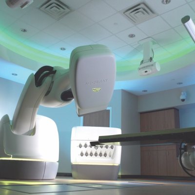 CyberKnife robotik radyocerrahi sistemi